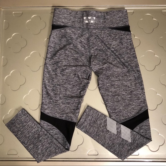 LAST CHANCE!!⭐️PINK Victorias Secret leggings - Picture 4 of 10